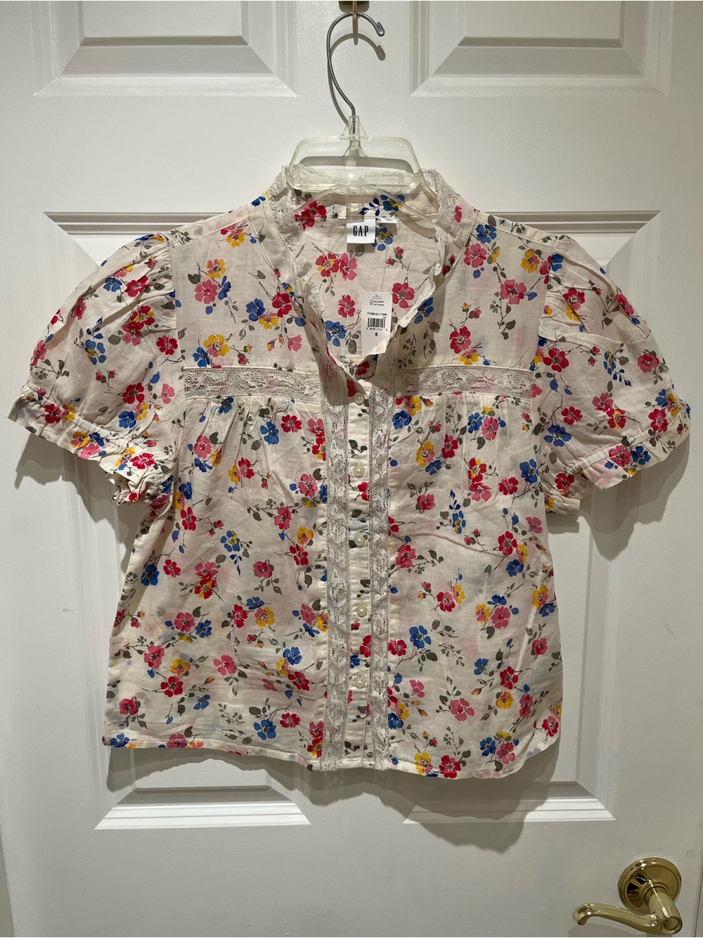NWT GAP Relaxed Cream Floral Button-Front Lace Trim Puff Sleeve Blouse Sz Small